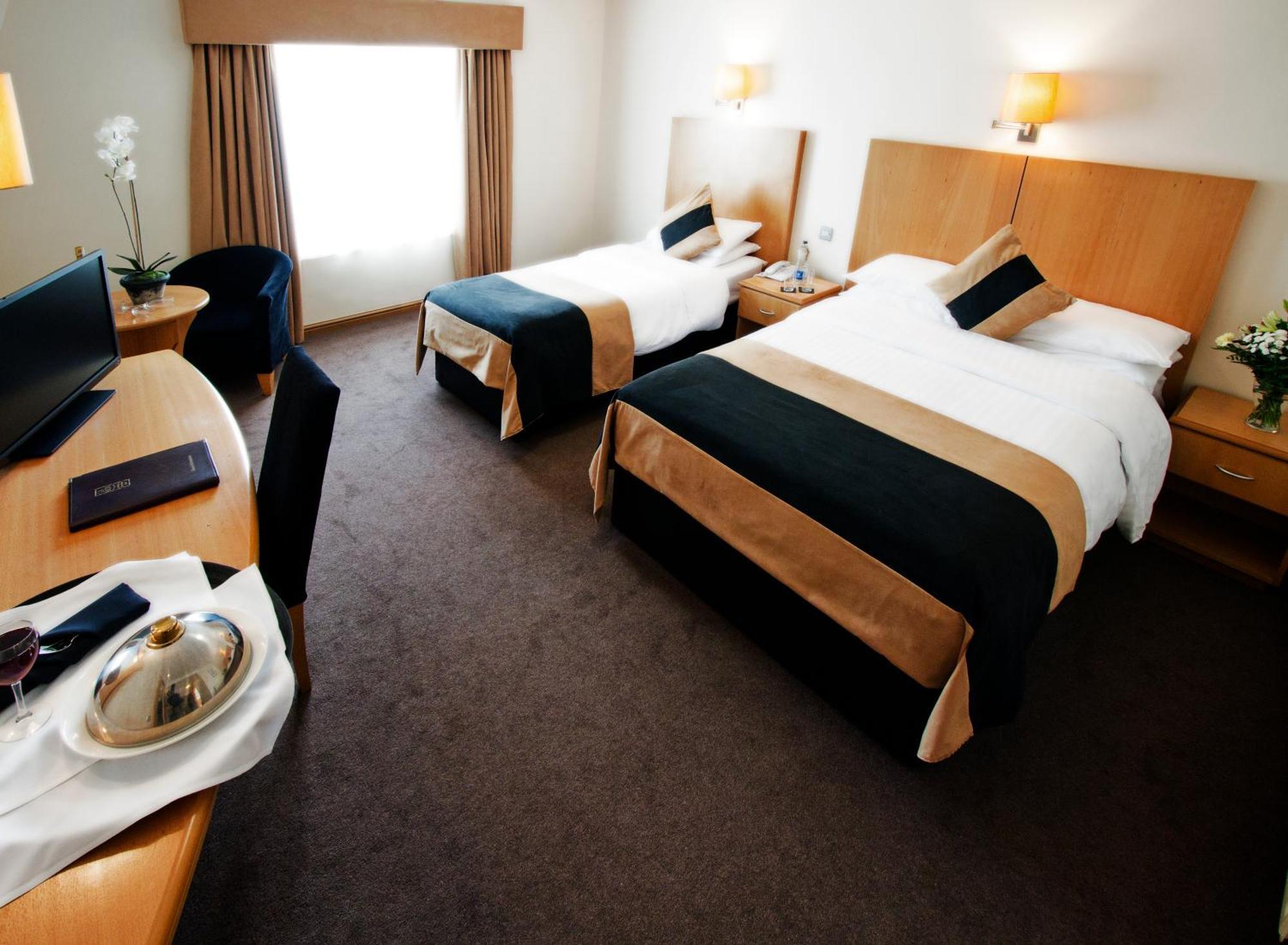 La Mon Hotel & Country Club Castlereagh Екстер'єр фото